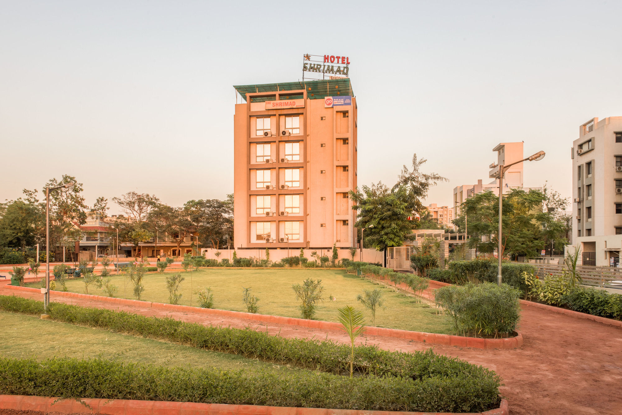 Treebo Trend Shrimad Residency Hotel Ahmedabad Exterior photo